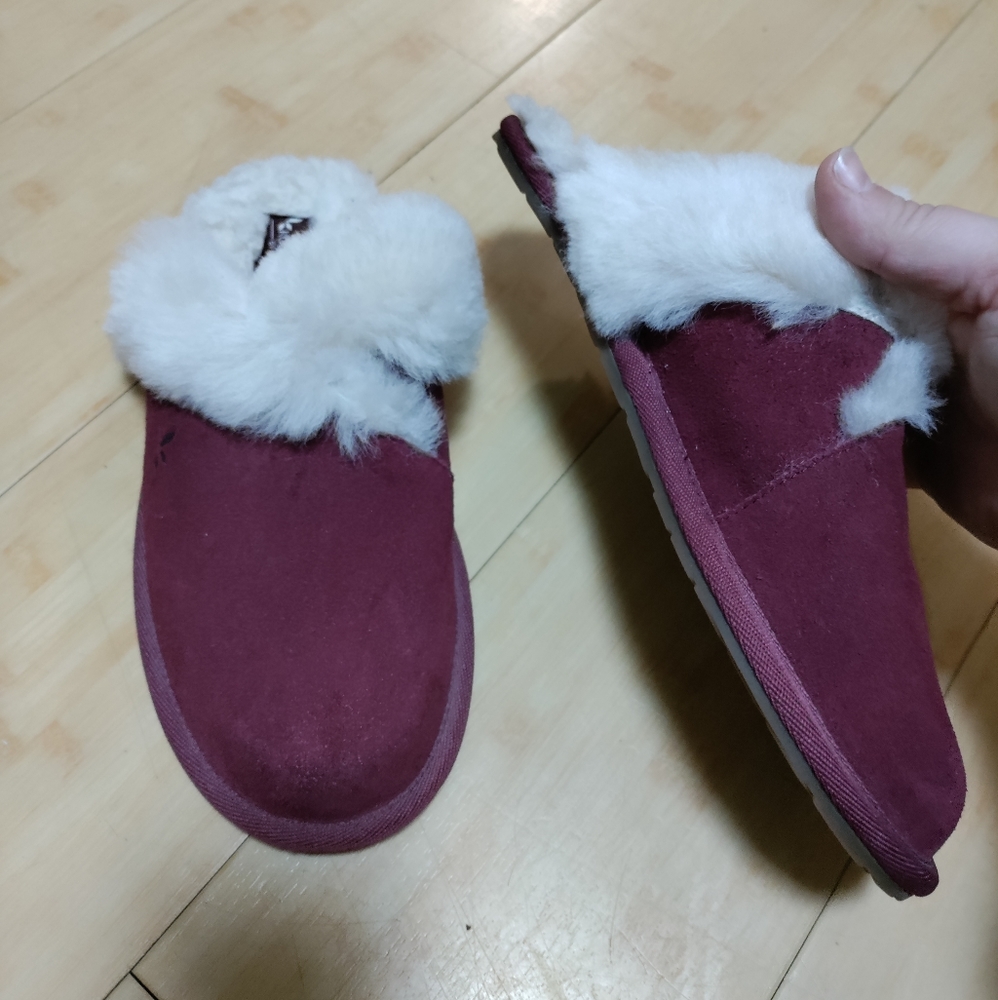 💜 Koolaburras by UGG💜 slide in womens house shoes! Size 9! Purple